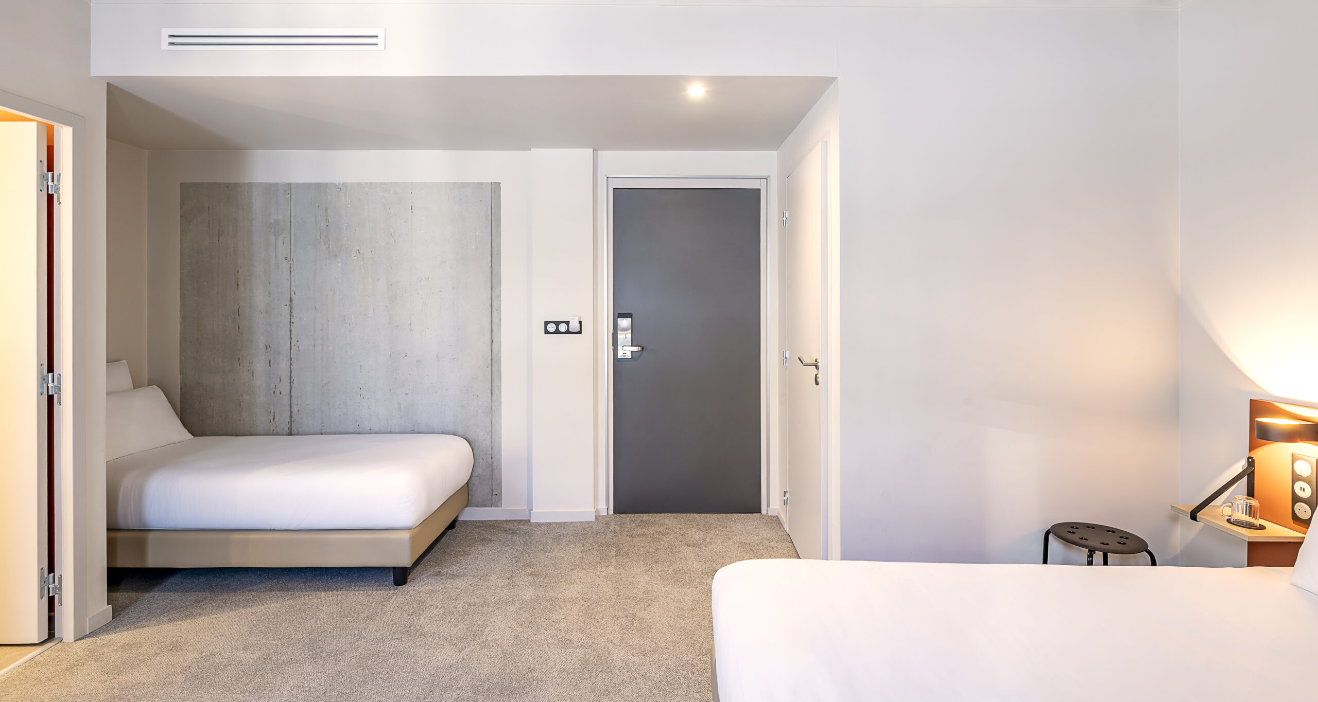 familale deluxe hotel saint ouen